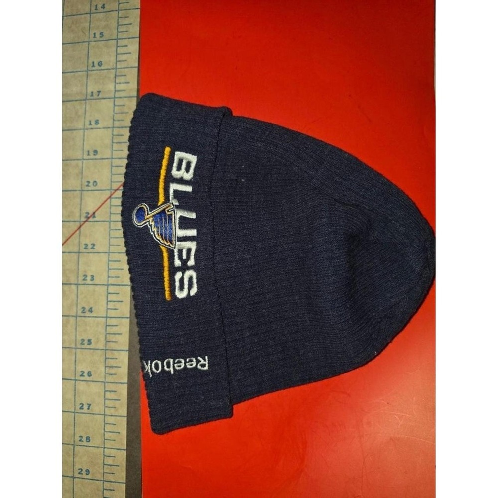 Reebok Beanie Hat Mens OS Navy Excellent St. Louis Blues NHL Center Ice Cuffed